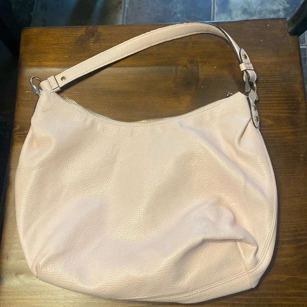 Pale pink leather purse, short strap